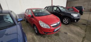 OPEL Corsa Rojo